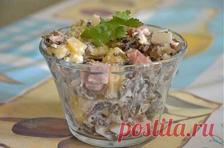 Рецепт салата с морской капустой и грибами.