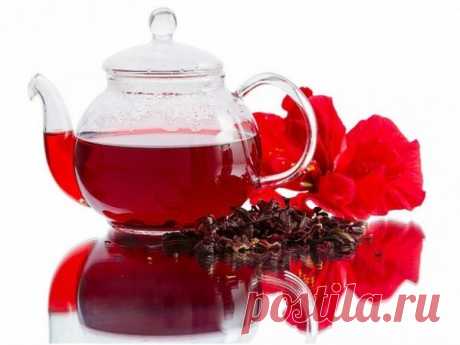 Каркаде является чаем, который изготавливают из соцветий гибискуса. Насыщенный бордовый цвет, нежность пряного вкуса, а также полезные и лечебные свойства чая каркаде мало кого оставит равнодушным.