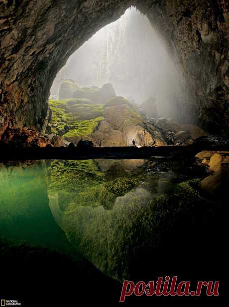 Шондонг (Hang Son Doong) - самая большая пещера в мире, Вьетнам.