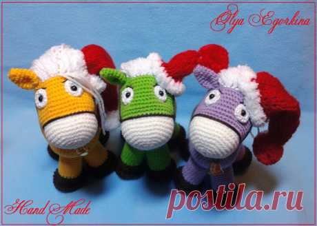 PDF Лошадка. FREE amigurumi crochet pattern. Бесплатный мастер-класс, схема и описание для вязания игрушки амигуруми крючком. Вяжем игрушки своими руками! Лошадь, лошадка, конь, horse, caballo, cheval, pferd, gaul, cavalo. #амигуруми #amigurumi #amigurumidoll #amigurumipattern #freepattern #freecrochetpatterns #crochetpattern #crochetdoll #crochettutorial #patternsforcrochet #вязание #вязаниекрючком #handmadedoll #рукоделие #ручнаяработа #pattern #tutorial #häkeln