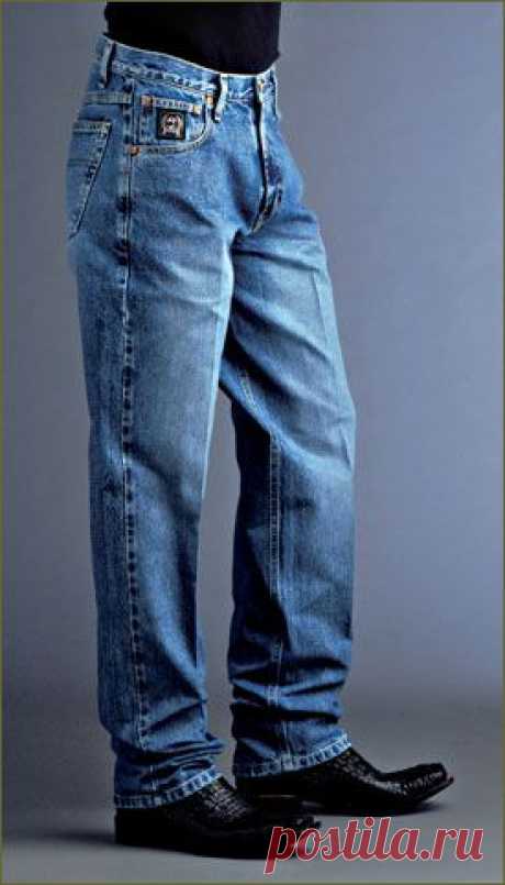 Джинсы Cinch® Men's Black Label Jeans – сочетают в себе классические и молодежные тренды современной джинсовой моды, законодателем которой являются США. Эти американские джинсы выполнены из Premium Denim плотностью 13,25 унций, состоящего из 100 хлопка. Шлифование, потертости джинсов сделаны вручную. Бесплатная доставка.