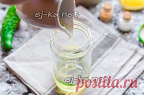 Заправка для салата с горчицей, оливковым маслом и лимонным соком