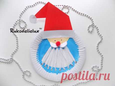Дед Мороз из одноразовой тарелки бумажной — простая поделка своими руками для детей в мастер-классе с фото