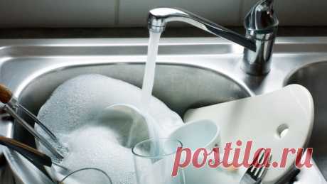 Готовим безопасное домашнее средство для мытья посуды — Полезные советы