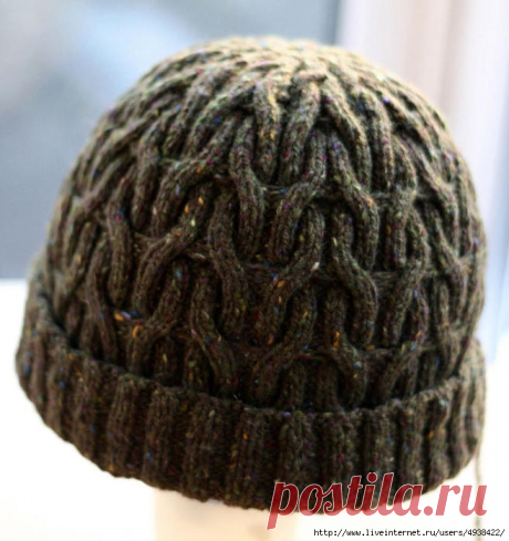 Мужская вязаная шапка «Mason’s Hat» с рисунком из жгутов.