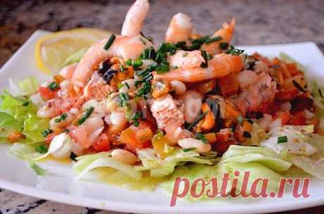 Салат из морепродуктов и белой фасоли. Рецепты салатов с рыбой и морепродуктами.