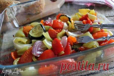 Ароматные овощи в духовке. Ингредиенты: перец болгарский зеленый, перец болгарский красный, перец болгарский желтый
