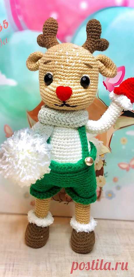 PDF Оленёнок Руди крючком. FREE crochet pattern; Аmigurumi animal patterns. Амигуруми схемы и описания на русском. Вязаные игрушки и поделки своими руками #amimore - олень к Новому году, новогодний оленёнок, рождественский олень.