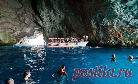 (4) This is Montenegro
Time for swimming
Some who have a heightened sense of the artistic describe swimming in the cave as &quot;descent into the blue&quot; because of the amazing combination of blue sea and the various shade of blue on the walls of the cave caused by the refraction of light.