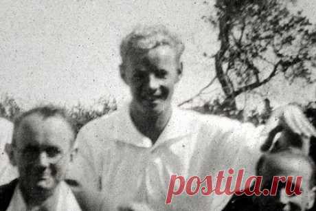 Найдены прижизненные фотографии загадочного «человека из Сомертона». В Австралии опубликовали прижизненные фотографии Чарльза Уэбба, который, согласно результатам генетического исследования, является знаменитым человеком из Сомертона. Личность умершего мужчины не могли установить с 1948 года. Снимки обнаружил в семейном альбоме дальний родственник покойного.