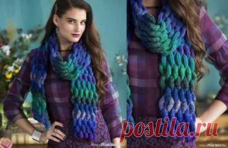 Красивый объемный «плетеный» шарф Этот красивый шарф из меланжевой пряжи, вязаный спицами витым, как бы плетеным узором, станет украшением вашего гардероба и источником положительных эмоций.
