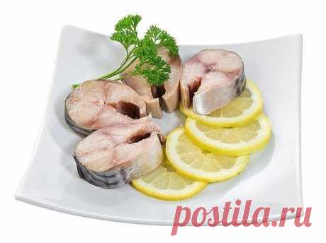 Саламур из скумбрии
Саламур - это специальный рассол из соли, воды и специй для маринования мяса, рыбы и овощей и грибов. Часто саламуром называют уже готовые блюда - маринованную рыбу. 
Ингредиенты: 
Скумбрия — 1 Килограмм 
Вода — 1 Литр 
Лук — 1 Штука 
Лавровый лист — 4 Штуки 
Перец горошком — 0,5 Чайных ложки (или молотый) 
Кориандр — 0,5 Чайных ложки 
Соль — 100 Грамм 
Как приготовить 
Подготовьте специи, разморозьте рыбку и вскипятите литр воды, приступаем! 
Сначала н...