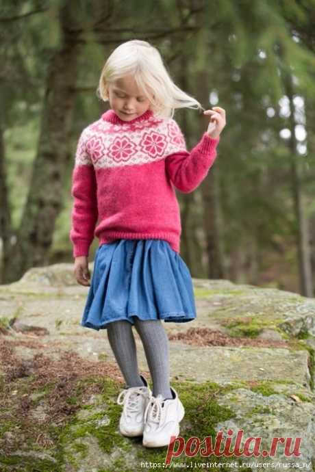 Детский пуловер с жаккардовой кокеткой.
РАЗМЕРЫ: 2 (4) 6 (8) 10 (12) лет. ОГ: 60 (63) 68 (71) 77 (83) см.