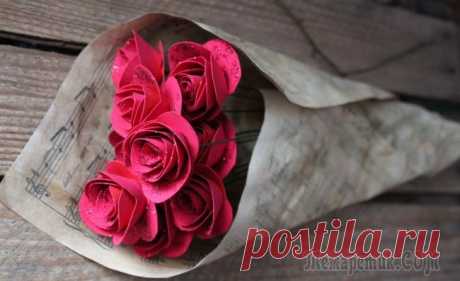 Как сделать розу из бумаги своими руками: 4 простые техники Роза из бумаги – это отличный предмет декора, который можно сделать своими руками, используя простые техники. 
Бумажные розы способны сделать домашний интерьер уникальным и оригинальным и внести в нег…
