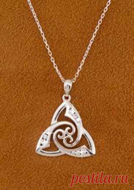 Holiday Style - Triskelion Trinity Knot Pendant - Juwelen - Jewelry