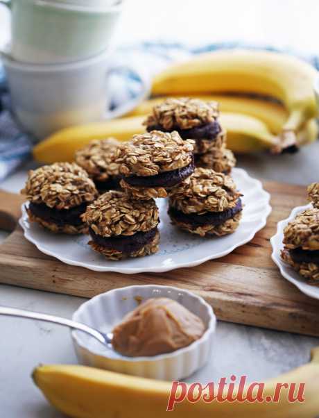 Banana Oatmeal Sandwich Cookies with Peanut Butter Cocoa Filling — Yay! For Food