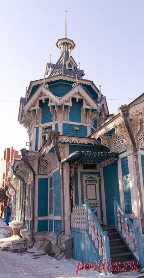 Russian wooden house in the Siberian city of Tomsk. #Russian…   |  Pinterest • Всемирный каталог идей