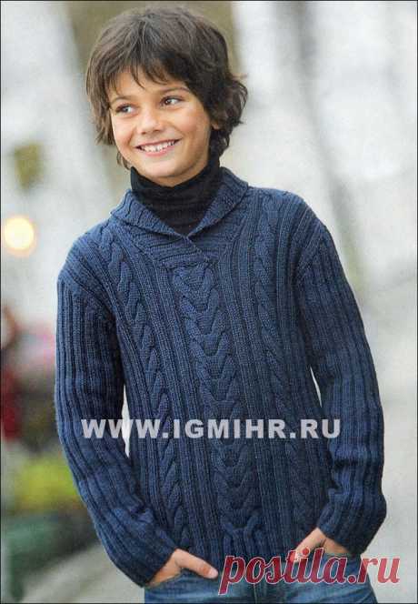 Синий пуловер с косами для мальчика 4-12 лет от финских дизайнеров. Спицы