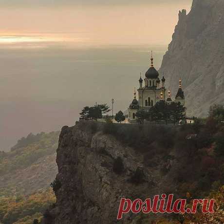 Храм Воскресения Христова Крым, Форос, Россия⛪️🗻 Автор фото: Boris Kolesnikov

#photorussia #vscorussia #фотодляроссии #russia_ww #russia #instagramrussia #wonderful_places #rus_places #natgeoru #loves_russia #россия