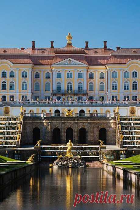 Russia, St. Petersburg, Peterhof, Grand Palace   |  Pinterest