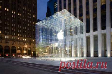 Новый iPhone 11 покажут в легендарном «стеклянном кубе»