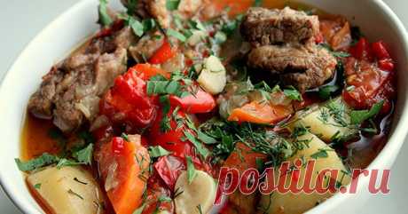 Вкуснейшая хашлама  Хашлама — довольно известное армянское блюдо, которое готовится чаще всего из ягнятины или из телятины и овощей. Это блюдо сложно отнести и к первым, и ко вторым блюдам. Главным преимуществом этого б…