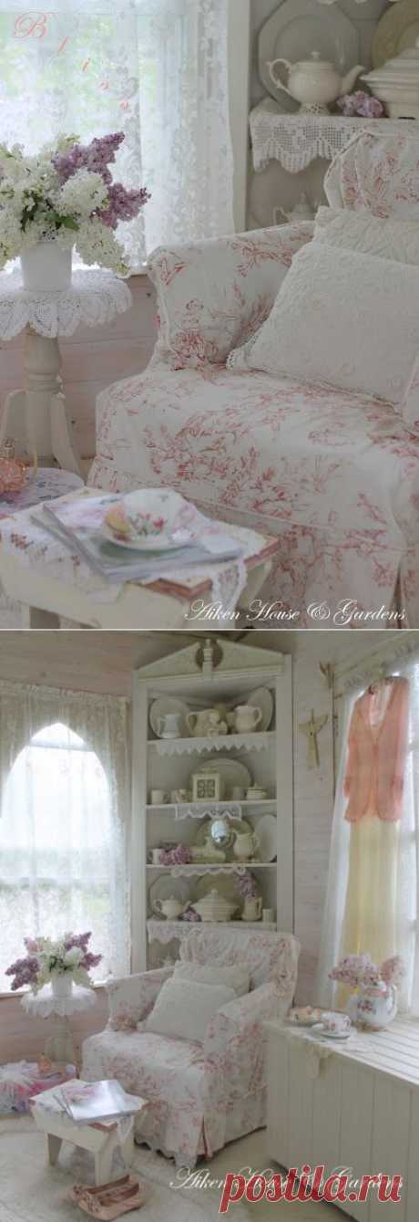 Aiken House &amp; Gardens: Utterly Feminine