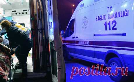 Шесть человек погибли и более 30 пострадали в ДТП с автобусом в Турции. На трассе Кастамону — Ташкепрю на севере Турции перевернулся автобус, в результате погибли шесть человек, еще 33 пострадали, сообщают газета Turkiye и агентство IHA.