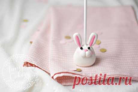 How to Make Bunny Easter Cake Pops Step by Step Get your dessert table ready for spring's favorite holiday! These bunny-themed Easter cake pops are perfect for kids and grown-ups alike.