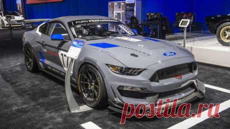 Ford Mustang GT4