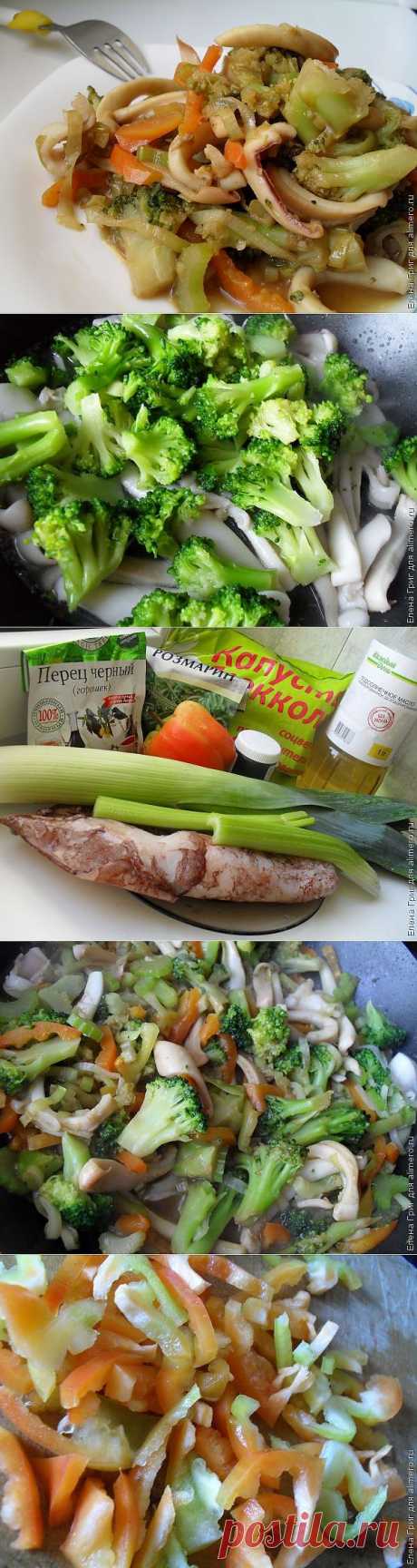 Кальмары с овощами / Рецепты с фото