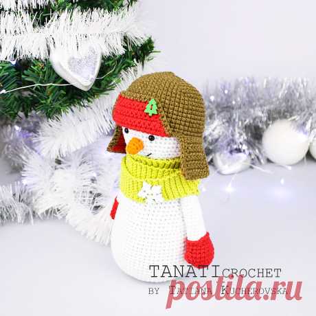 PDF Снеговик крючком. FREE crochet pattern; Аmigurumi doll patterns. Амигуруми схемы и описания на русском. Вязаные игрушки и поделки своими руками #amimore - снеговик, Новый год, снеговичок, snowman, Schneemann, bałwan, bonhomme de neige, happy new year, Christmas, xmas, Nativity, sněhulák, boneco de neve. Amigurumi doll pattern free; amigurumi patterns; amigurumi crochet; amigurumi crochet patterns; amigurumi patterns free; amigurumi today.