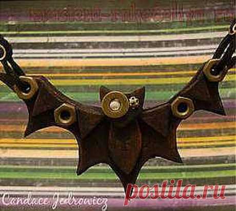 10-8-2012-Steampunk-Bat-Necklace-by-Candace-Jedrowicz.jpg (279×250)