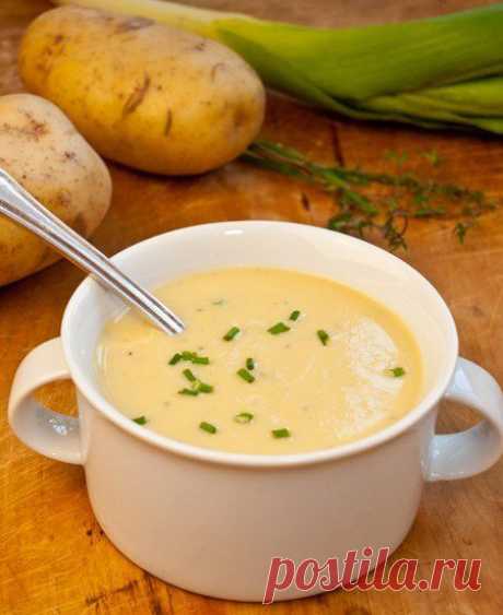 Кремовый суп из картофеля и лука-порея можно подавать как холодным, так и горячим. | Вкуснолог...