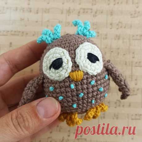 PDF Совёнок крючком. FREE crochet pattern; Аmigurumi toy patterns. Амигуруми схемы и описания на русском. Вязаные игрушки и поделки своими руками #amimore - сова, совушка, маленький совёнок, птица, птичка.