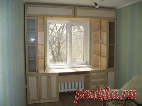 Шкафы вокруг окна: решения, которые создадут практичное и красивое место для хранения | Мой дом