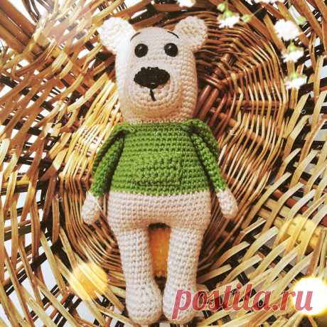 PDF Мишка Сэм крючком. FREE crochet pattern; Аmigurumi animal patterns. Амигуруми схемы и описания на русском. Вязаные игрушки и поделки своими руками #amimore - медведь, медвежонок, мишка.