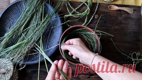 Древняя техника плетения травяных корзин и циновок: витой бесконечный шнур превращается во прекрасный материал!