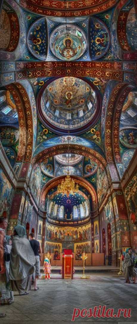 Fresco at church in Mt. Athos monastery - Greece  
fivehundredpx от Anton Averin  |  Pinterest: инструмент для поиска и хранения интересных идей