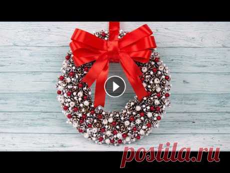 TUTORIAL Сhristmas wreath. Сделай сам подарок на Новый Год. Новогодний Рождественский венок на дверь из шишек своими руками. Материалы и инструменты: ...