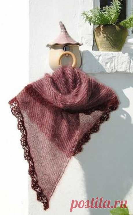 (1) Ravelry: Daydreamer shawl in Lanitium ex Machina hand dyed yarn - knitting pattern by Janina Kallio. | knitted stuff