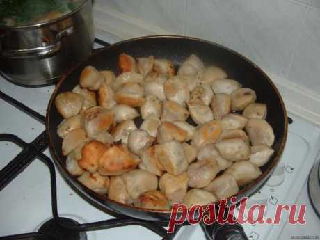 Пельмени - башкортостанская национальная кухня (Башкортостан)
Вкусные пельмени. Сытно и вкусно :)