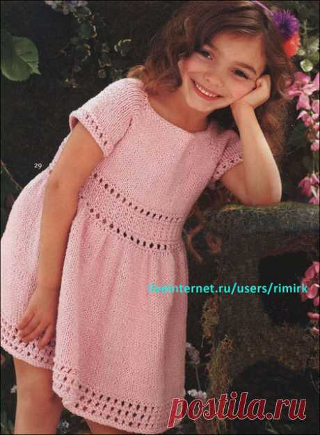 Розовое платье для маленькой принцессы (спицы)