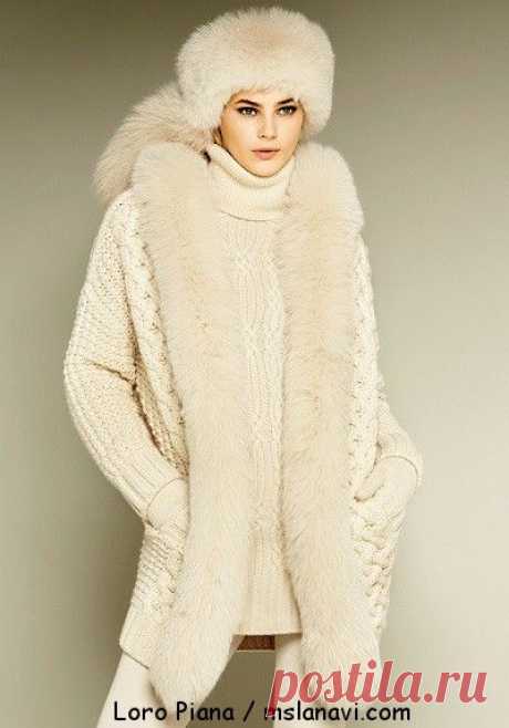 Вязаное женское пальто спицами от Loro Piana