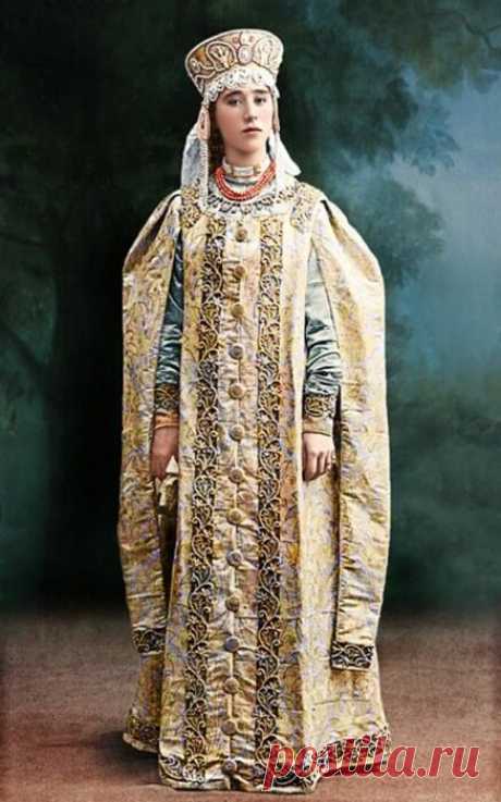 Почему первые русские сарафаны были мужскими, и Из-за чего царь запретил этот народный костюм