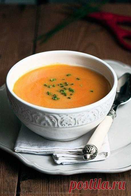 Крем-суп из тыквы и груши / Свежие рецепты