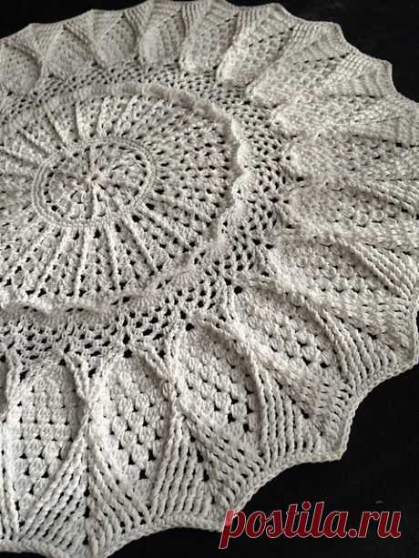 Ravelry: Exceptional Doily pattern by Mary Werst