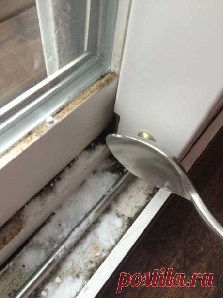 How to Clean Window Tracks Like a Pro in No Time Flat