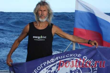 Мореплаватели из РФ, на которых напала акула, продолжили свою экспедицию. Евгению Ковалевскому и Станиславу Березкину помог томский меценат.