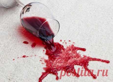 Чем вывести с одежды пятна от красного вина? Красное вино отстирать не всегда легко. Но если все же подобное пятно появилось на вашей одежде – не спешите расстраиваться. Есть довольно эффективные способы его удаления, при этом не испортив вашу л...